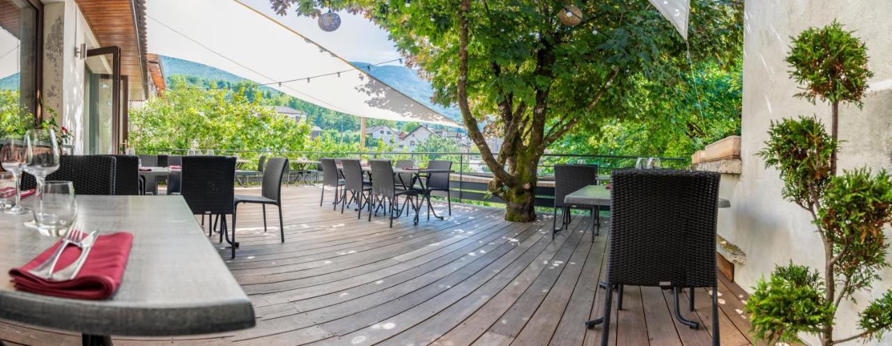 Hotel-Restaurant Le Sorgia Бельгард-сюр-Валзерин Экстерьер фото