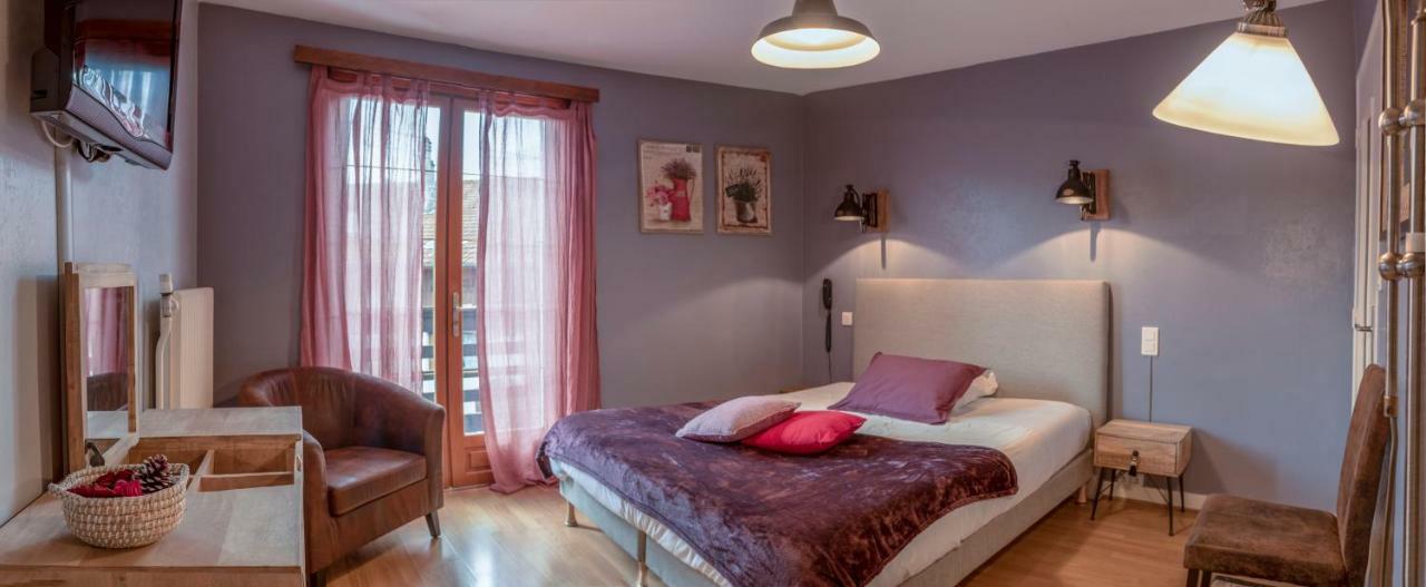 Hotel-Restaurant Le Sorgia Бельгард-сюр-Валзерин Экстерьер фото
